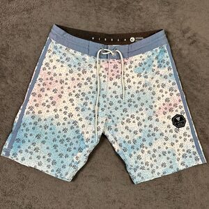 Vissla Tie Dye Floral Boardshorts Men’s 30 Swim Trunks Surf skate quick dry